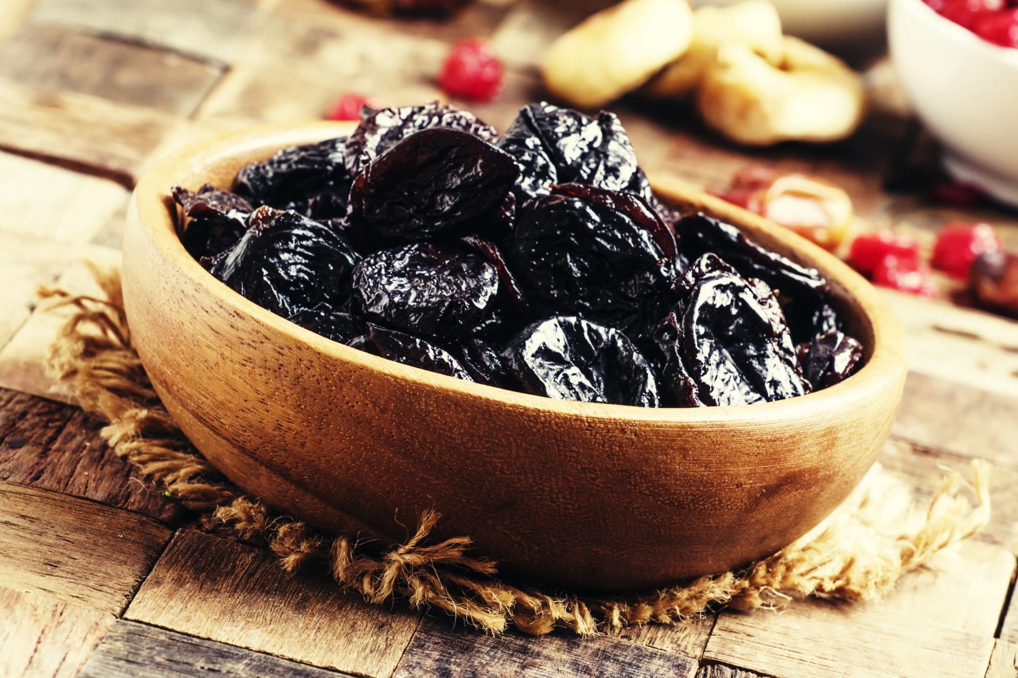 Чернослив гранат. Чернослив Таджикистан. Чернослив Prunes High quality. Чернослив сладкий или сладкая. Черный грецкий сушеный сладкий.